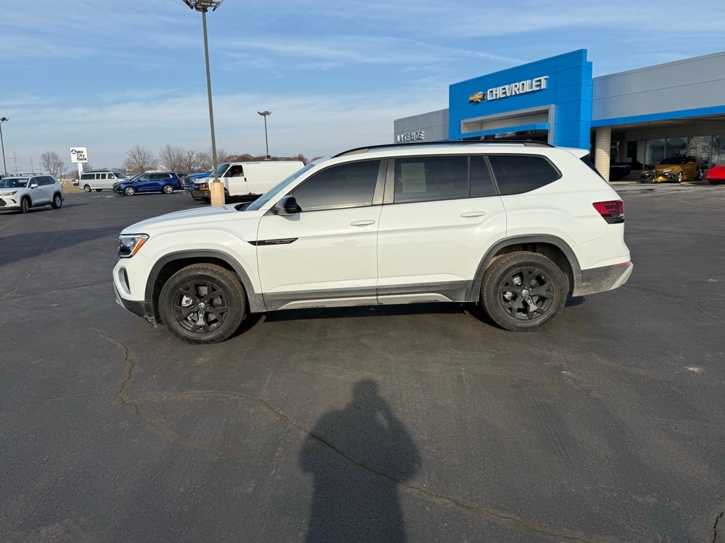 Used 2024 Volkswagen Atlas 2.0T Peak Edition SE w/Technology SUV