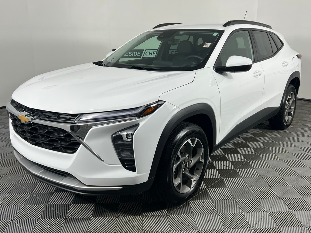 Used 2024 Chevrolet Trax LT with VIN KL77LHE28RC136755 for sale in Warsaw, IN