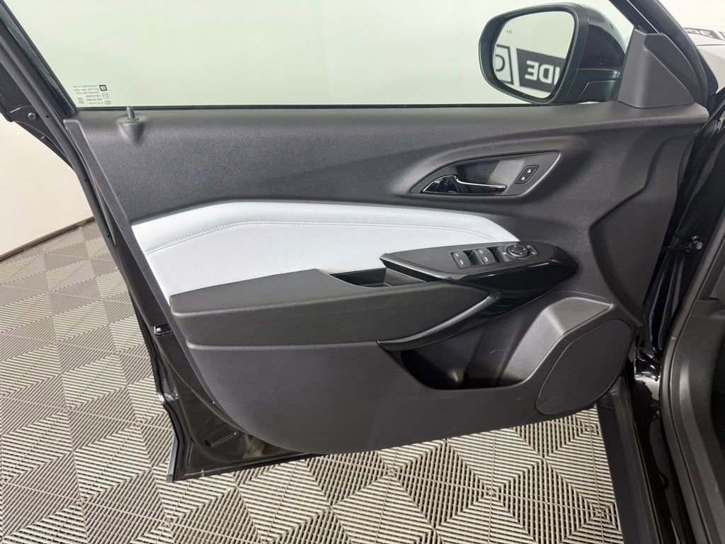2026 Chevrolet Trax LT - Photo 12