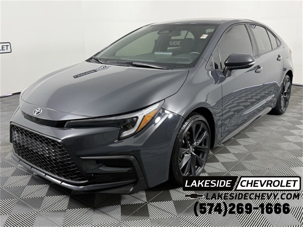 2023 Toyota Corolla SE's photo