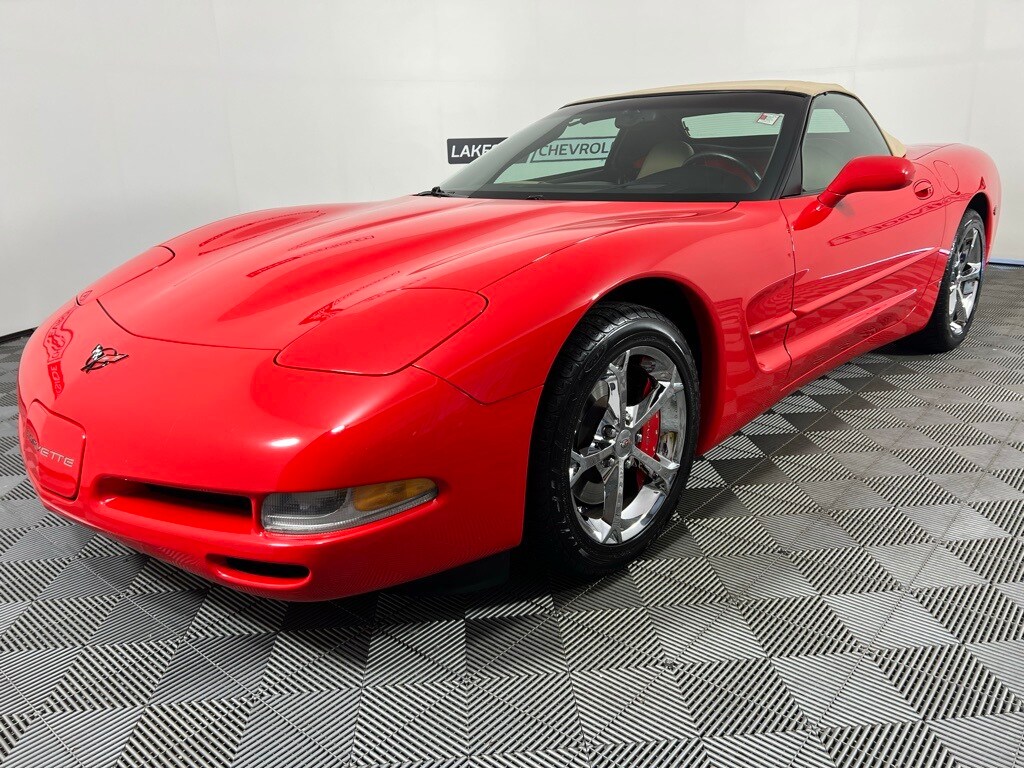 2004 Chevrolet Corvette Base Convertible photo 2
