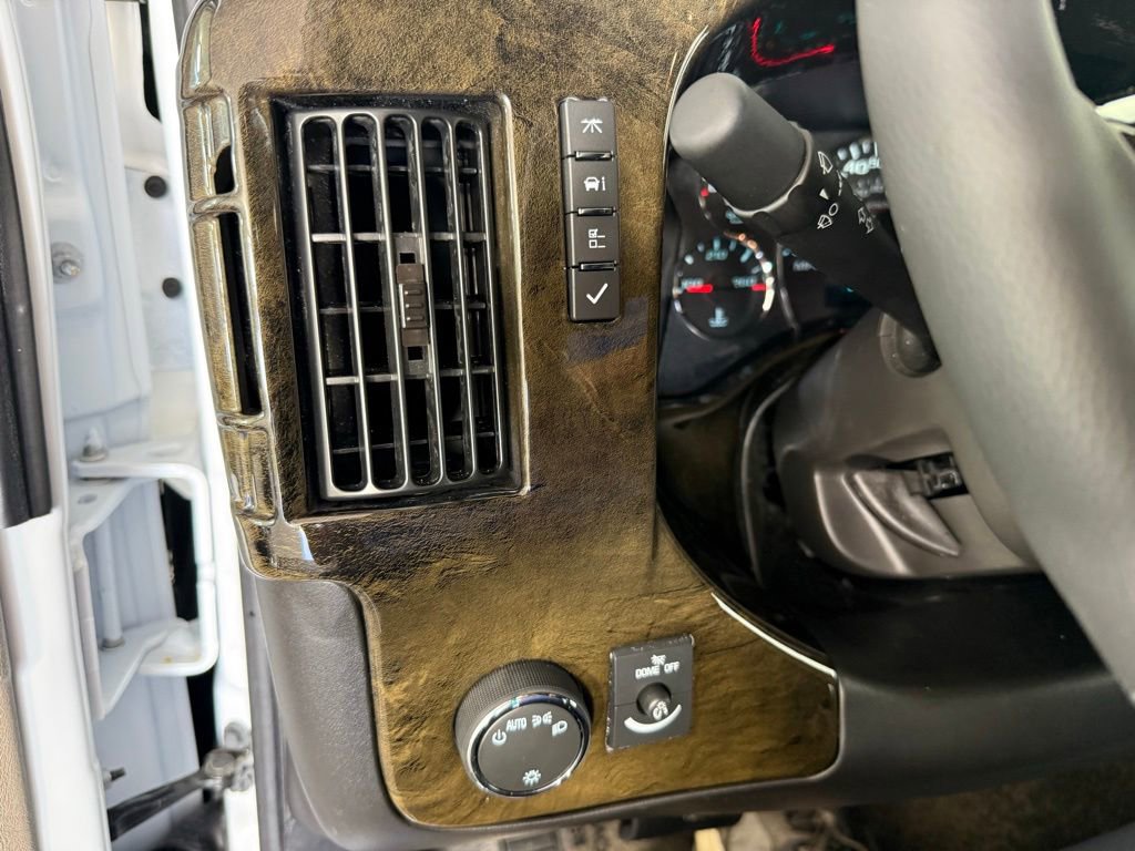 2026 Chevrolet Express Cargo Work Van - Photo 30