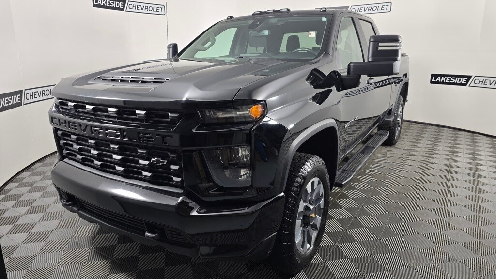 Used 2022 Chevrolet Silverado 2500HD Custom with VIN 2GC1YME72N1239121 for sale in Warsaw, IN
