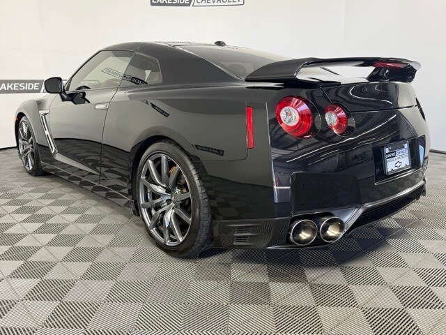 2015 Nissan GT-R Premium photo 4