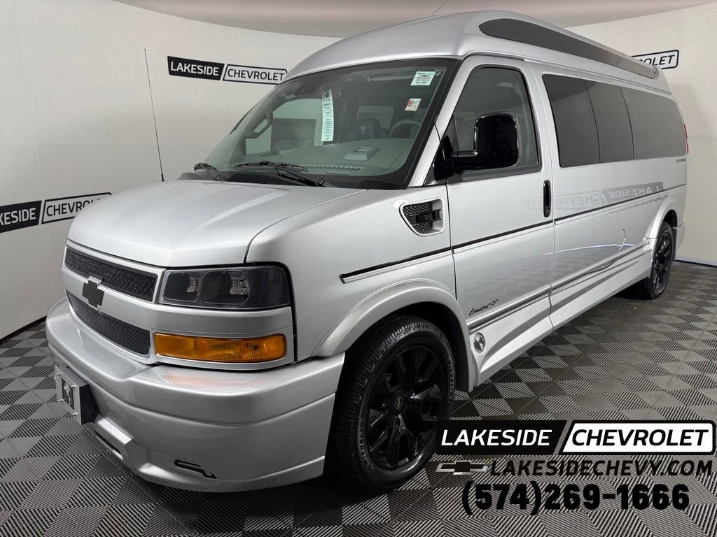 2026 Chevrolet Express 2500 Extended Work Van HD's photo