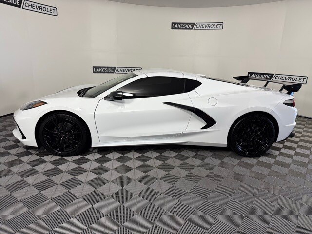 2025 Chevrolet Corvette Stingray 2LT photo 3
