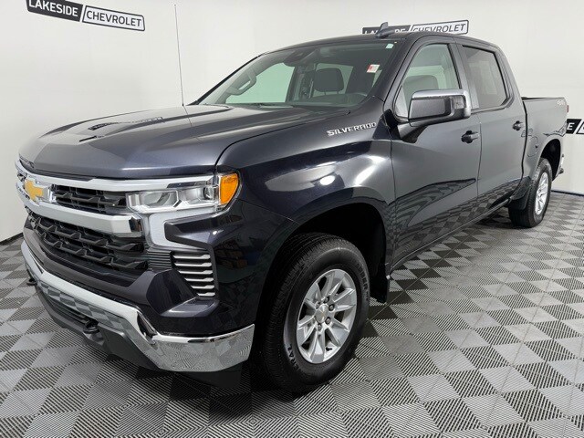 2024 Chevrolet Silverado 1500 LT1 photo 2