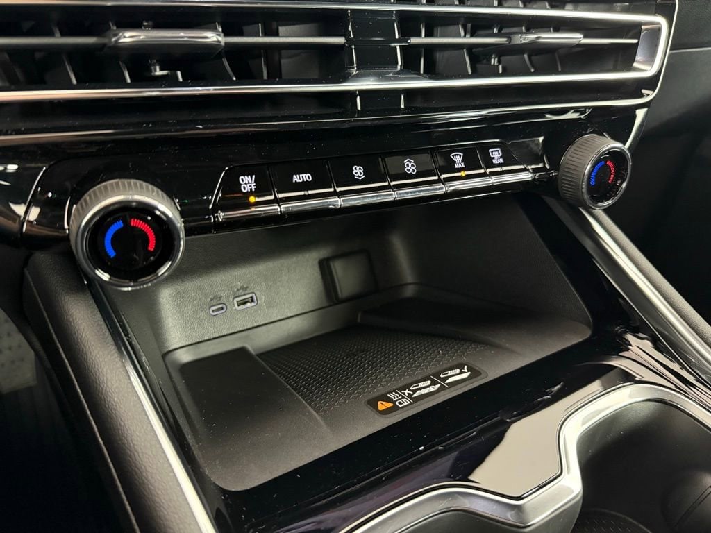 2026 Chevrolet Traverse LT - Photo 22