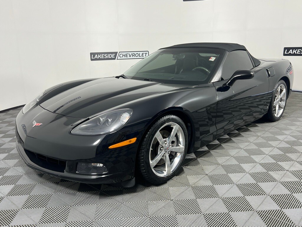 2009 Chevrolet Corvette 1LT Convertible photo 2