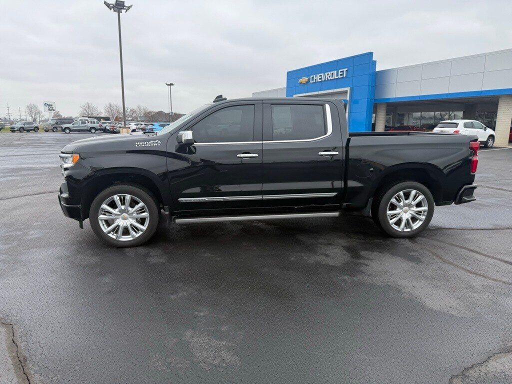 2024 Chevrolet Silverado 1500 High Country photo 2
