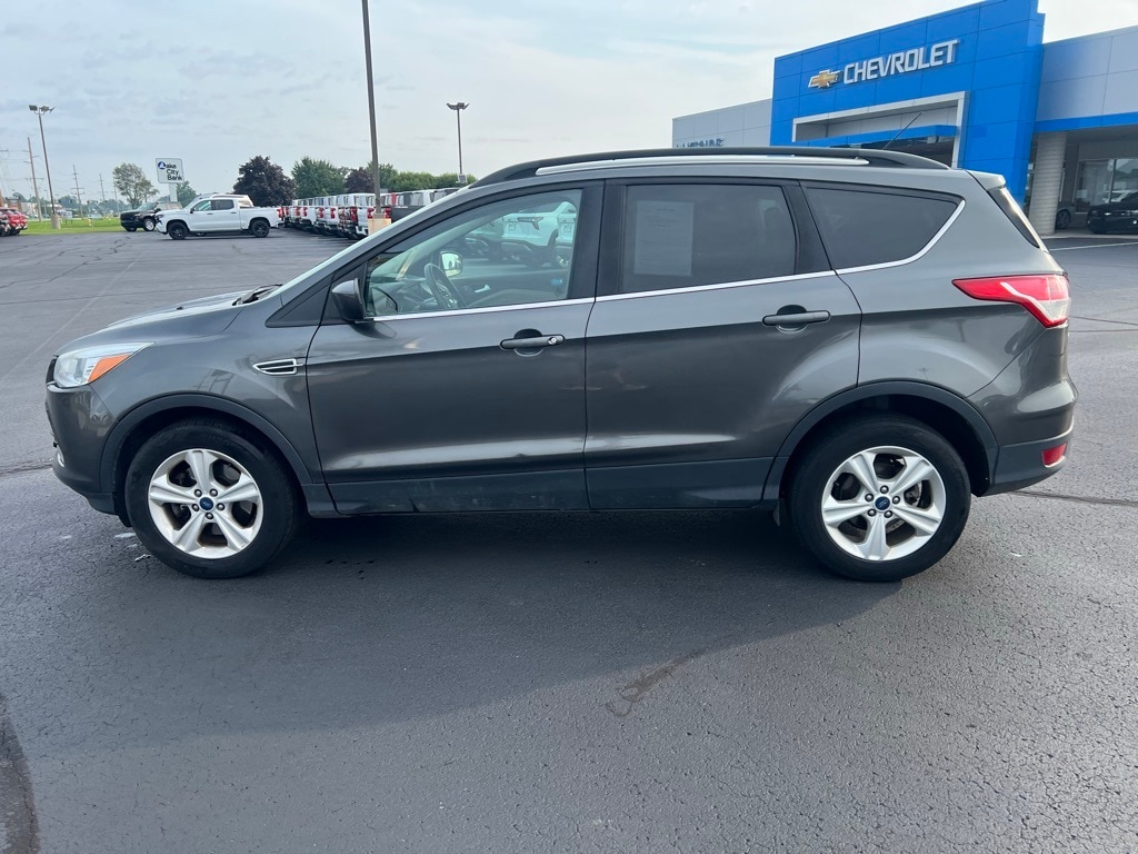 Used 2016 Ford Escape SE with VIN 1FMCU9GX0GUA46662 for sale in Warsaw, IN