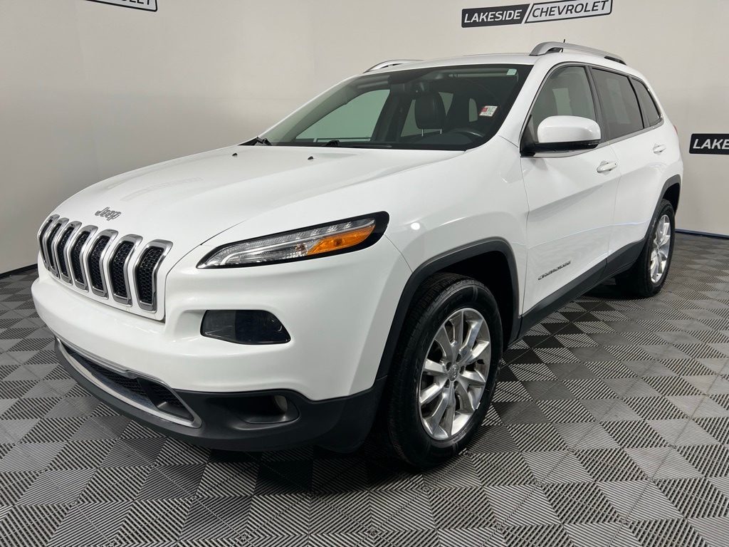 Used 2017 Jeep Cherokee Limited with VIN 1C4PJMDB5HW500128 for sale in Warsaw, IN