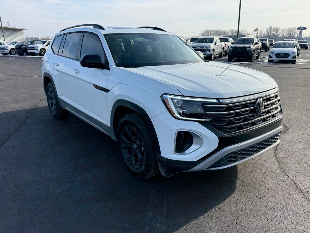 Used 2024 Volkswagen Atlas 2.0T Peak Edition SE w/Technology SUV