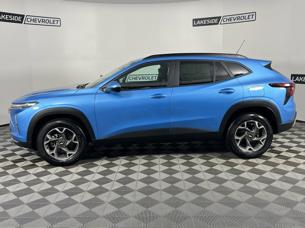 2025 Chevrolet Trax LT photo 3