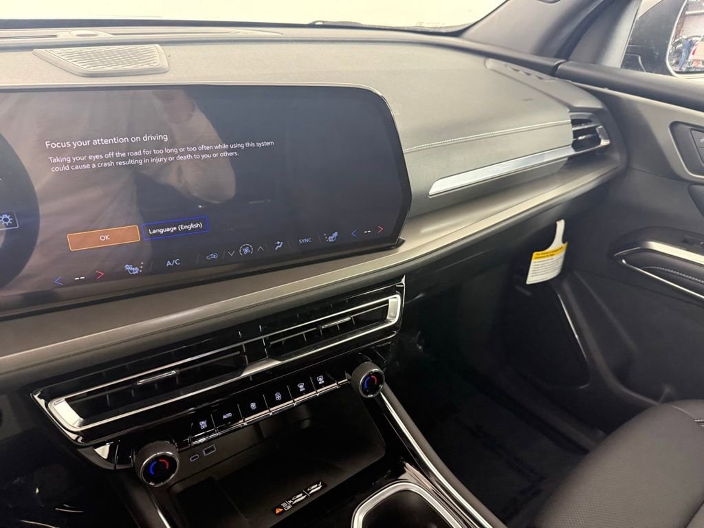 2025 Chevrolet Traverse LT - Photo 25
