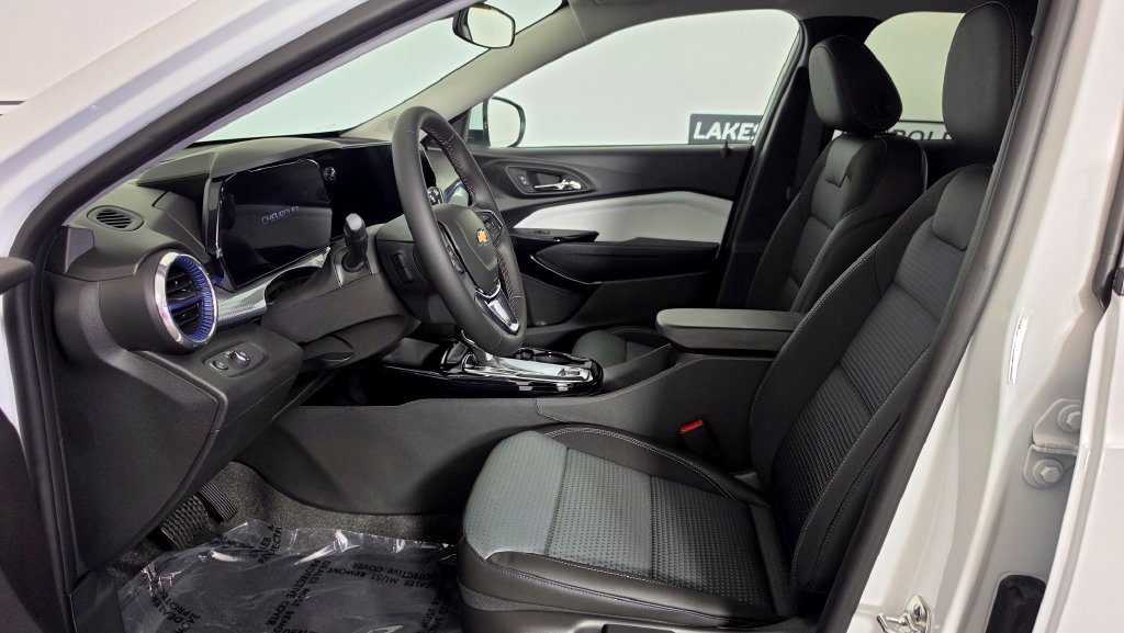 2026 Chevrolet Trax LT - Photo 15