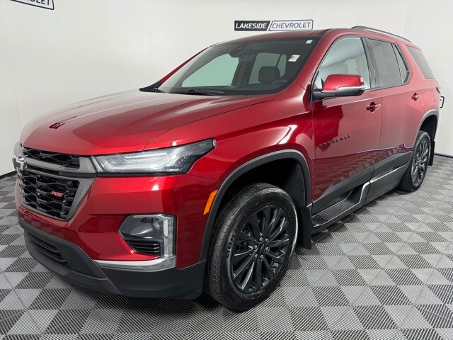 2023 Chevrolet Traverse RS photo 2