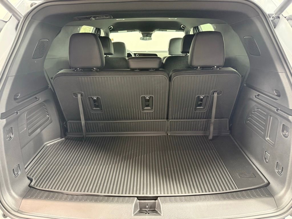 2026 Chevrolet Traverse LT - Photo 11