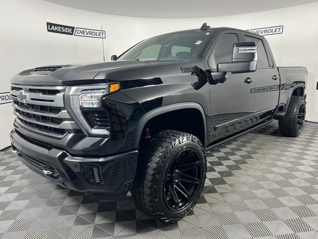 Used 2024 Chevrolet Silverado 2500HD High Country with VIN 2GC4YREY7R1243545 for sale in Warsaw, IN