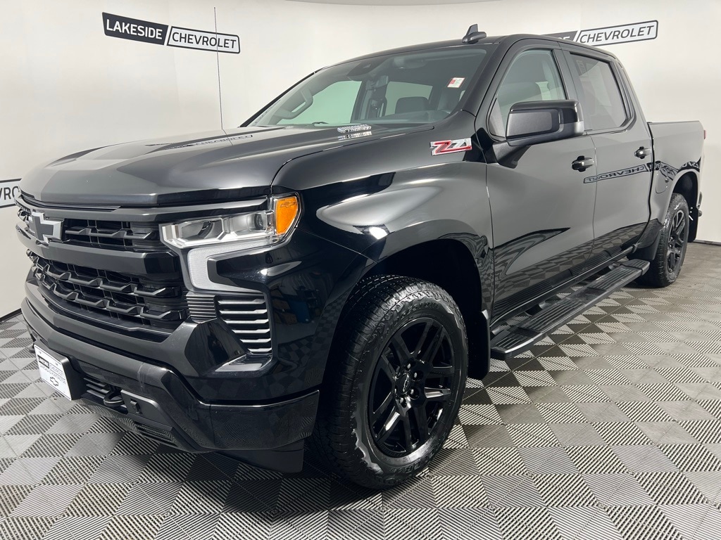 Used 2023 Chevrolet Silverado 1500 RST with VIN 3GCUDEE85PG115622 for sale in Warsaw, IN