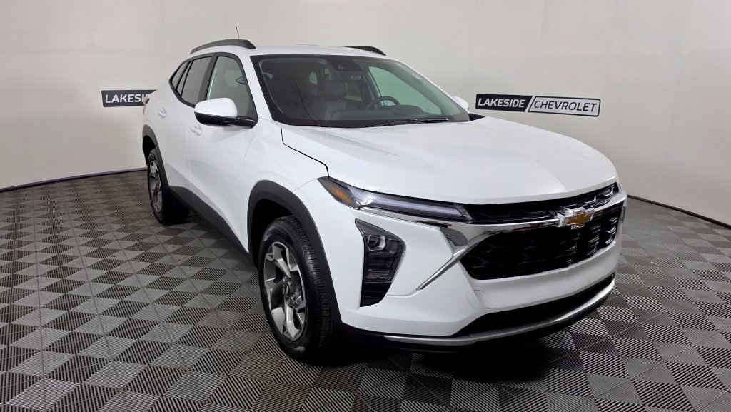 2026 Chevrolet Trax LT - Photo 8