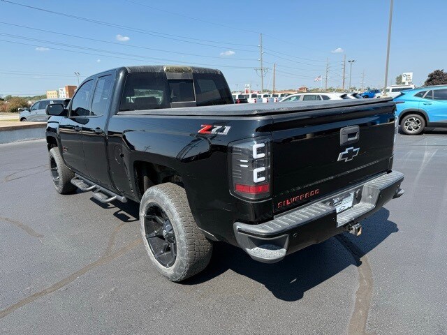 2018 Chevrolet Silverado 1500 LT2 photo 3