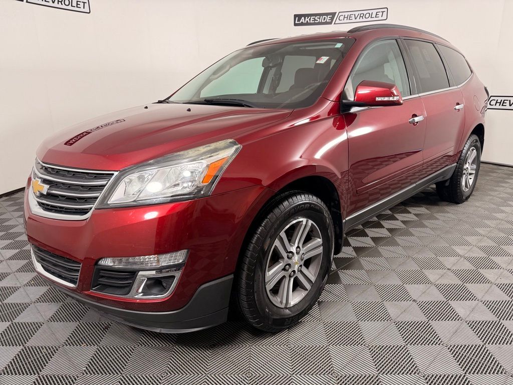 Used 2015 Chevrolet Traverse 1LT with VIN 1GNKRGKD5FJ333358 for sale in Warsaw, IN