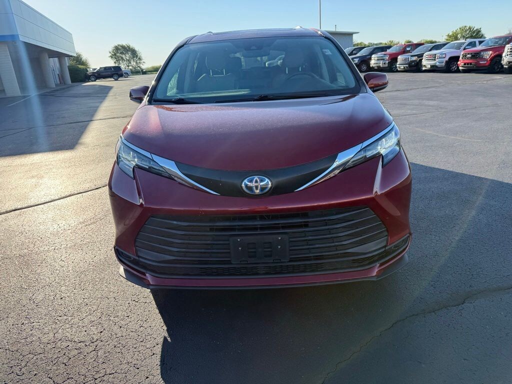 Used 2021 Toyota Sienna Hybrid LE 8 Passenger Minivan/Van