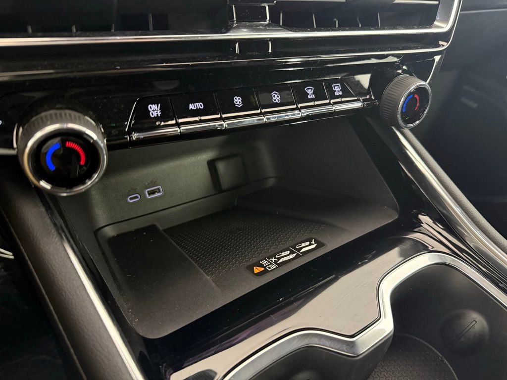 2025 Chevrolet Traverse LT - Photo 23