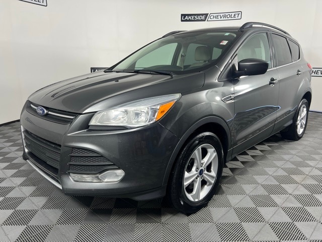 Used 2016 Ford Escape SE with VIN 1FMCU9GX0GUA46662 for sale in Warsaw, IN