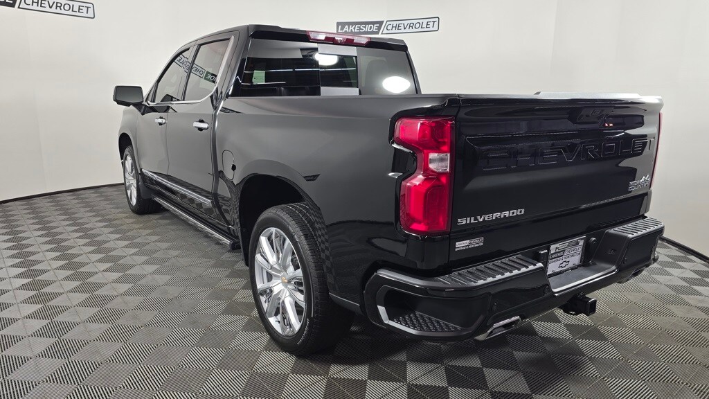 2024 Chevrolet Silverado 1500 High Country photo 4