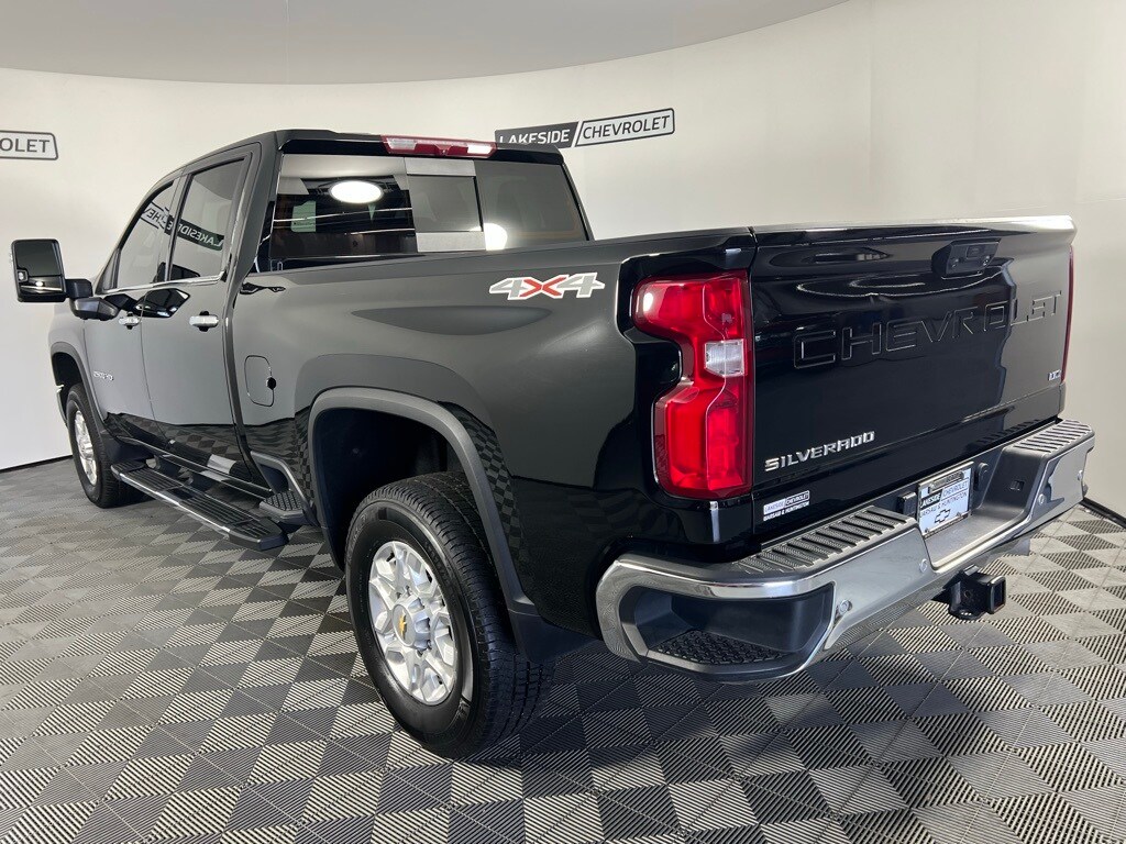 2024 Chevrolet Silverado 2500HD LTZ photo 2