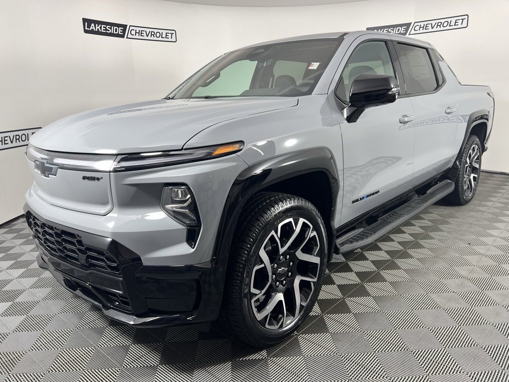 2025 Chevrolet Silverado EV RST photo 2