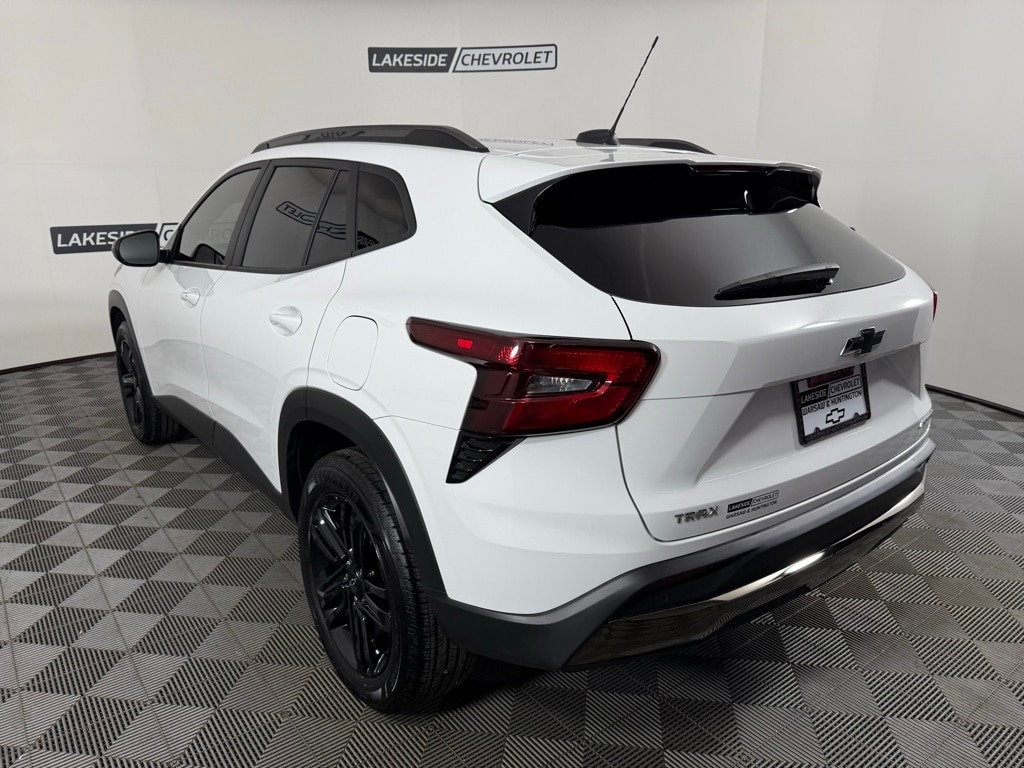 Used 2025 Chevrolet Trax Activ SUV