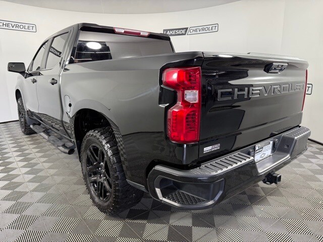 2022 Chevrolet Silverado 1500 Custom photo 2