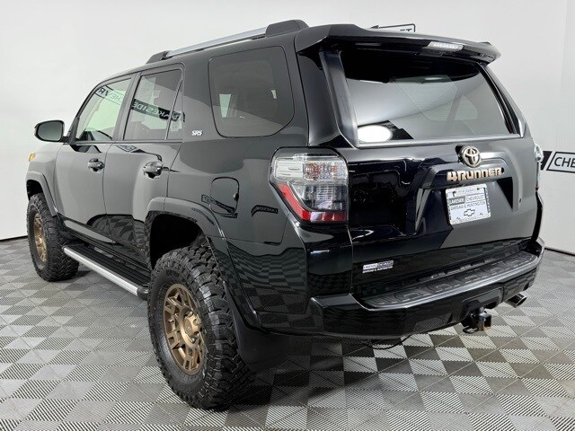 2019 Toyota 4Runner SR5 photo 4