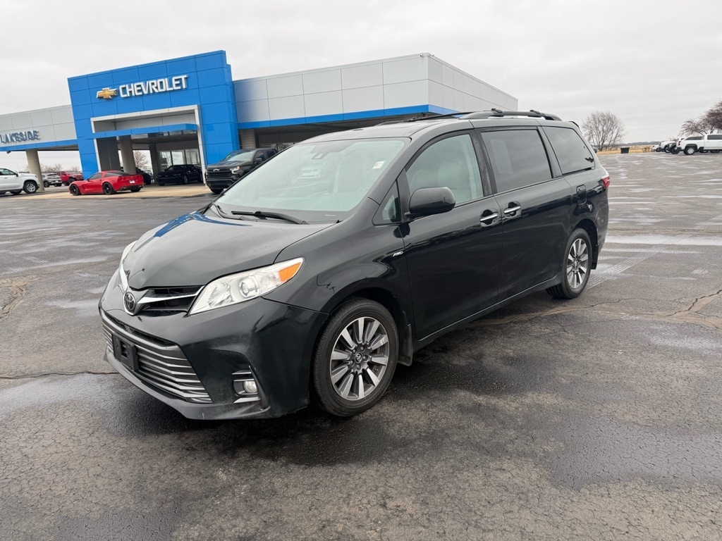 Used 2020 Toyota Sienna XLE Premium 7 Passenger Minivan/Van
