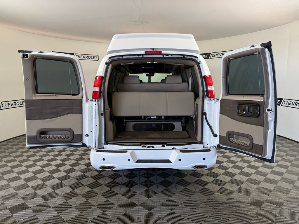 2026 Chevrolet Express Cargo Work Van - Photo 10