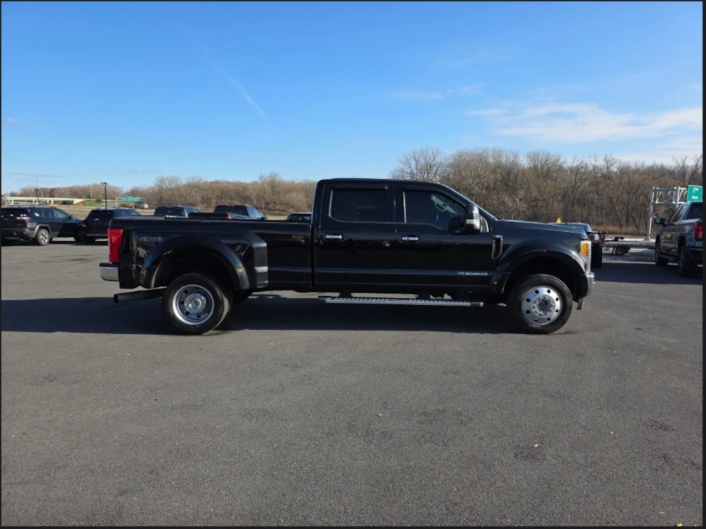 Used 2017 Ford F-450SD DRW Truck