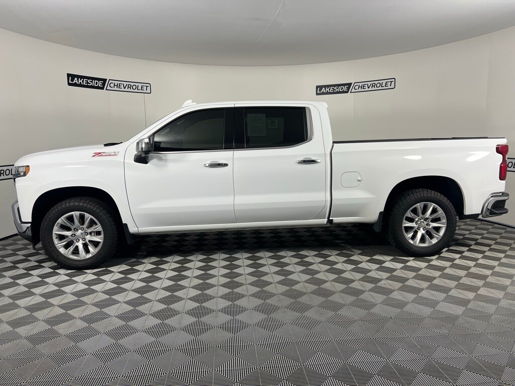 2022 Chevrolet Silverado 1500 LTZ photo 2