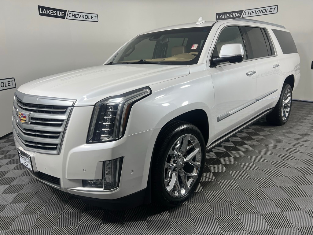 Used 2019 Cadillac Escalade ESV Platinum with VIN 1GYS4KKJ4KR184933 for sale in Warsaw, IN