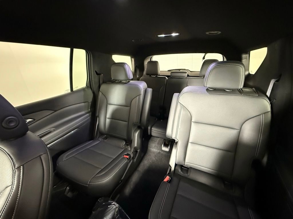 2025 Chevrolet Traverse LT - Photo 28