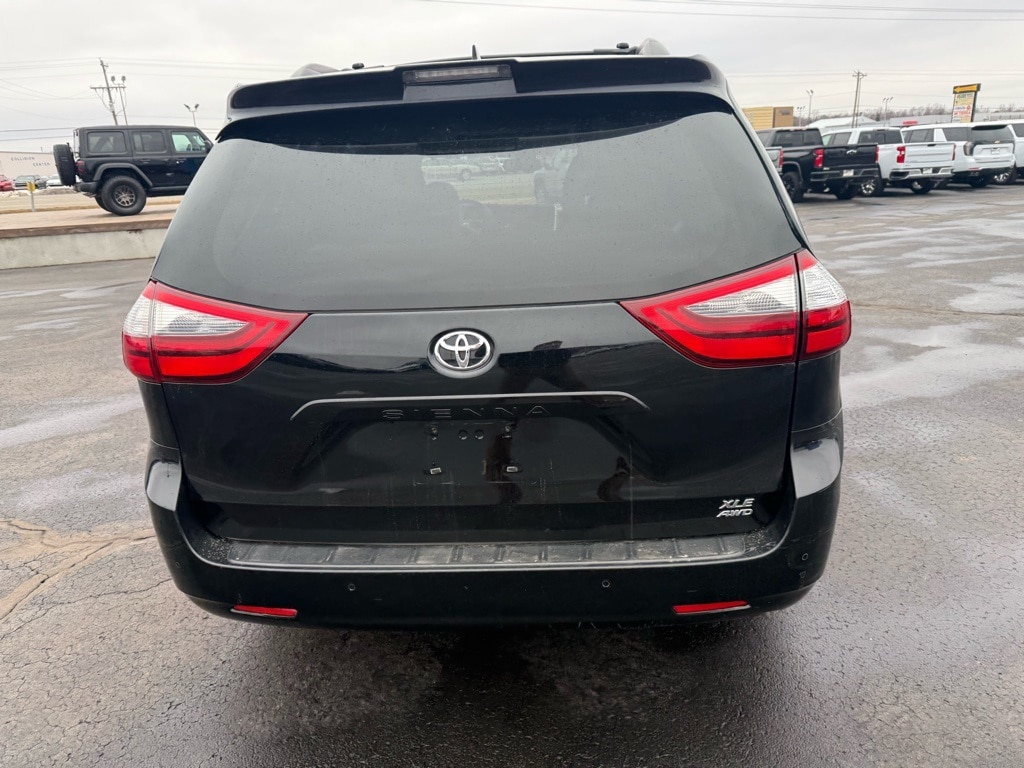 Used 2020 Toyota Sienna XLE Premium 7 Passenger Minivan/Van