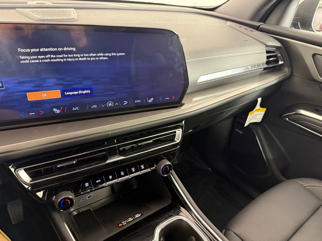 2025 Chevrolet Traverse LT - Photo 24