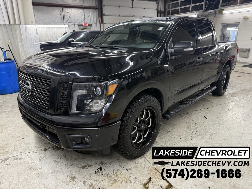 2018 Nissan Titan SV's photo