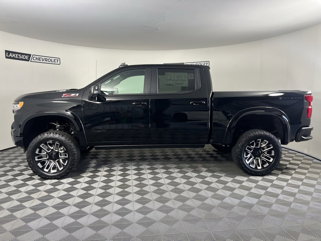 2025 Chevrolet Silverado 1500 RST photo 3