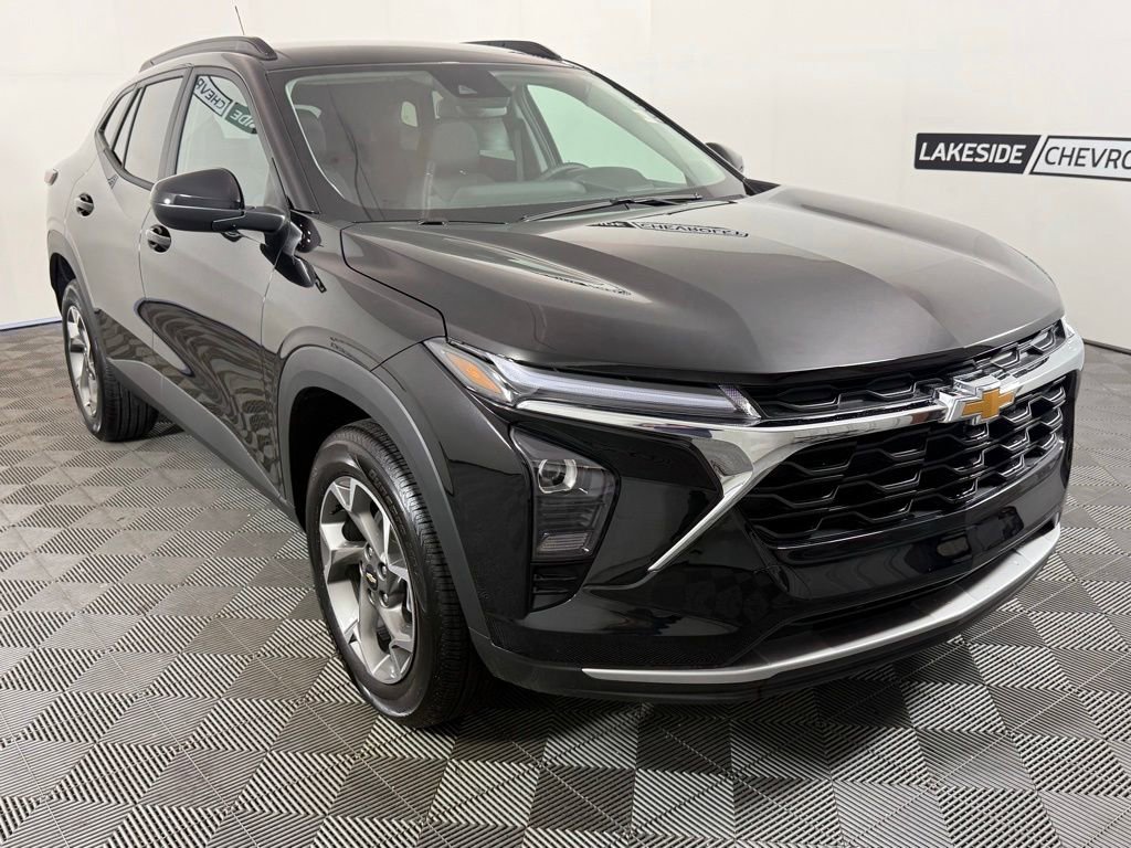 2026 Chevrolet Trax LT - Photo 8
