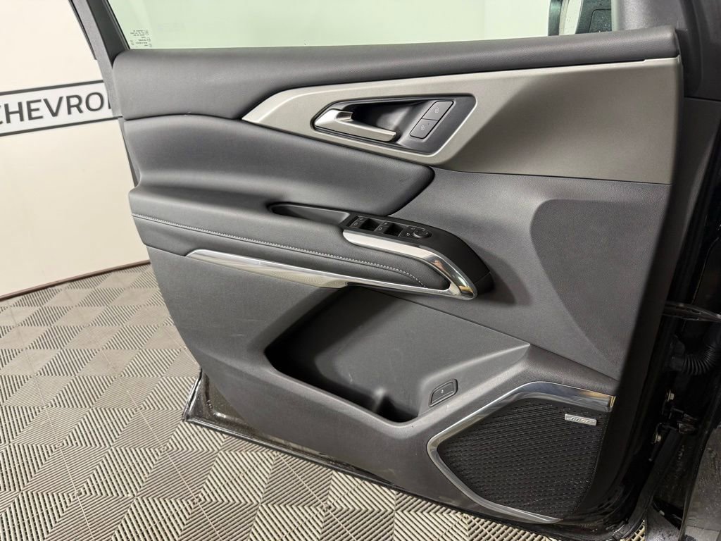 2025 Chevrolet Traverse LT - Photo 13