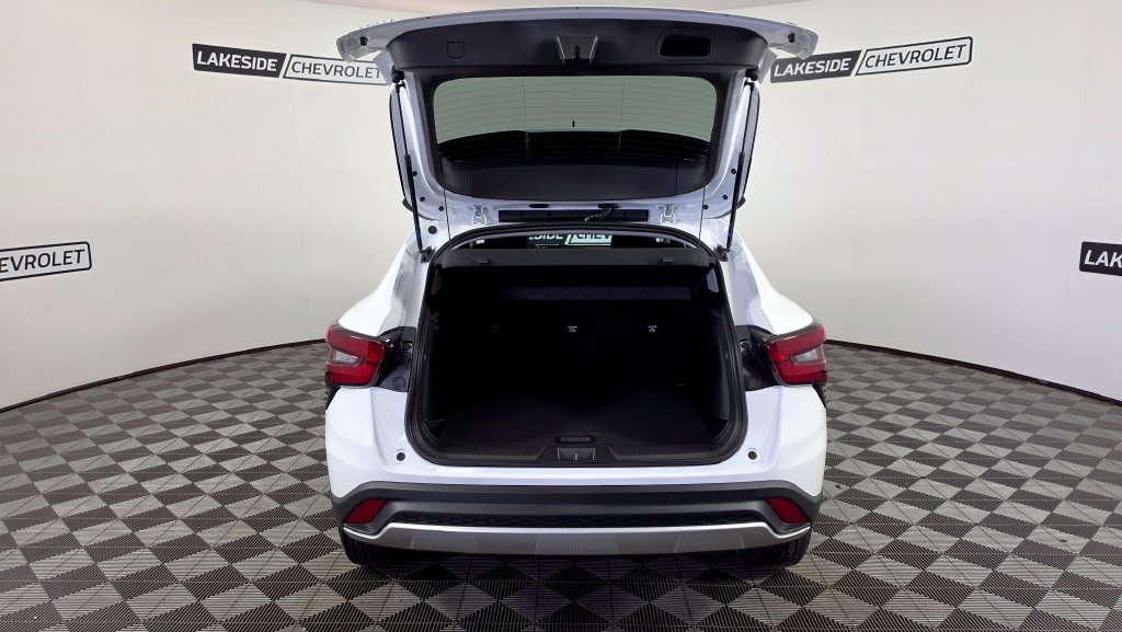 2026 Chevrolet Trax LT - Photo 13