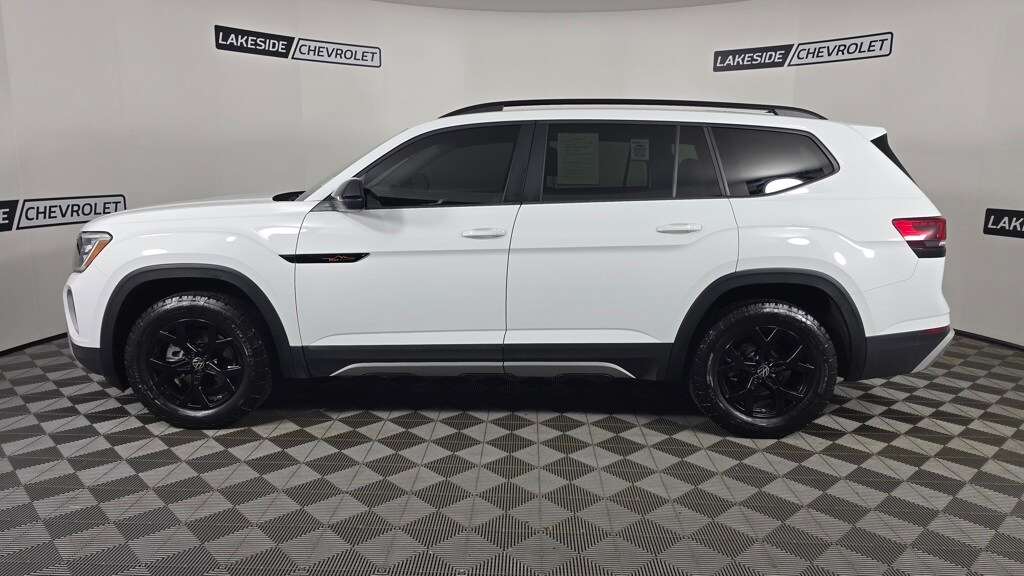Used 2024 Volkswagen Atlas 2.0T Peak Edition SE w/Technology SUV